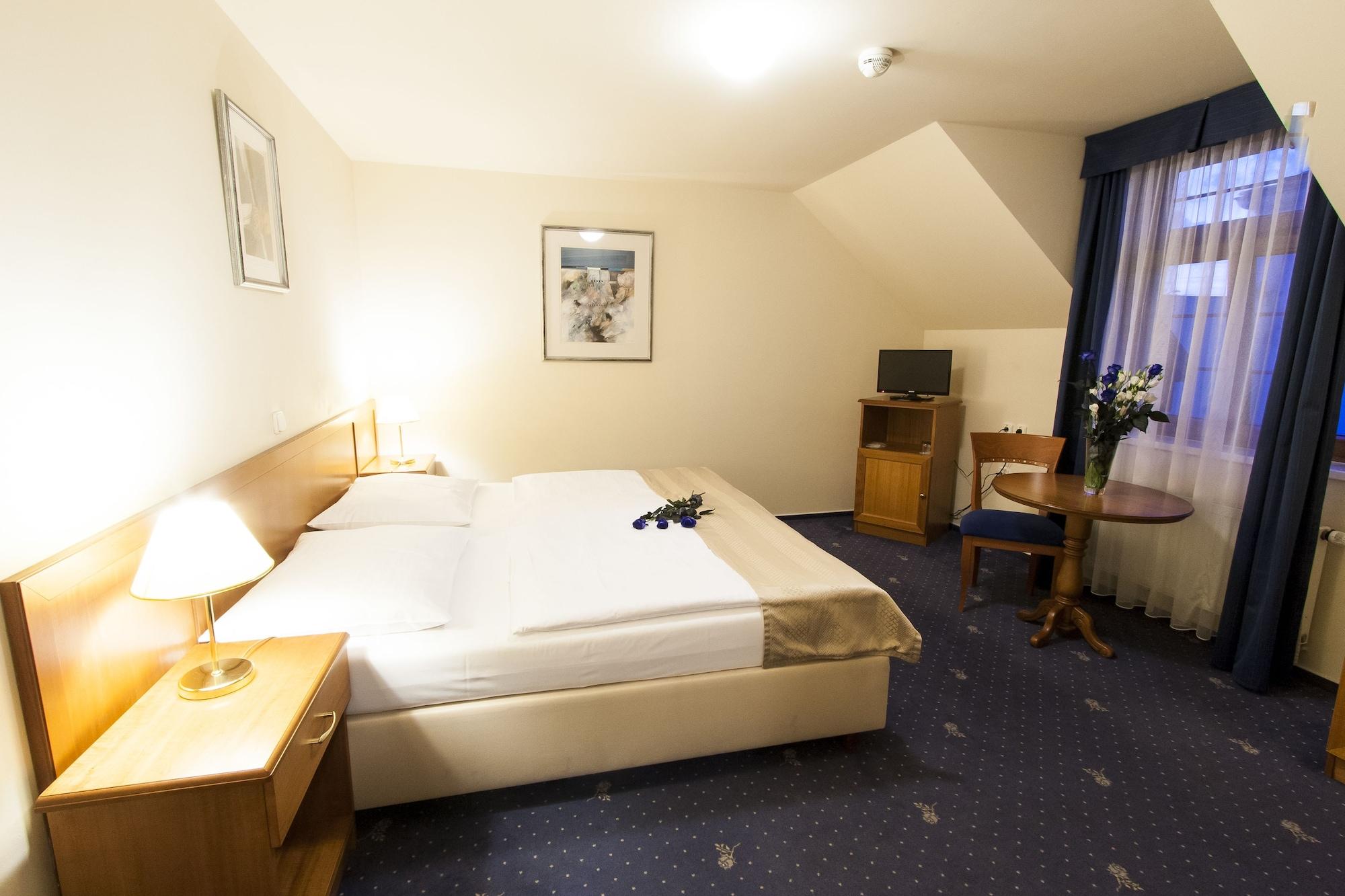 Aparthotel Modra Ruze 4*