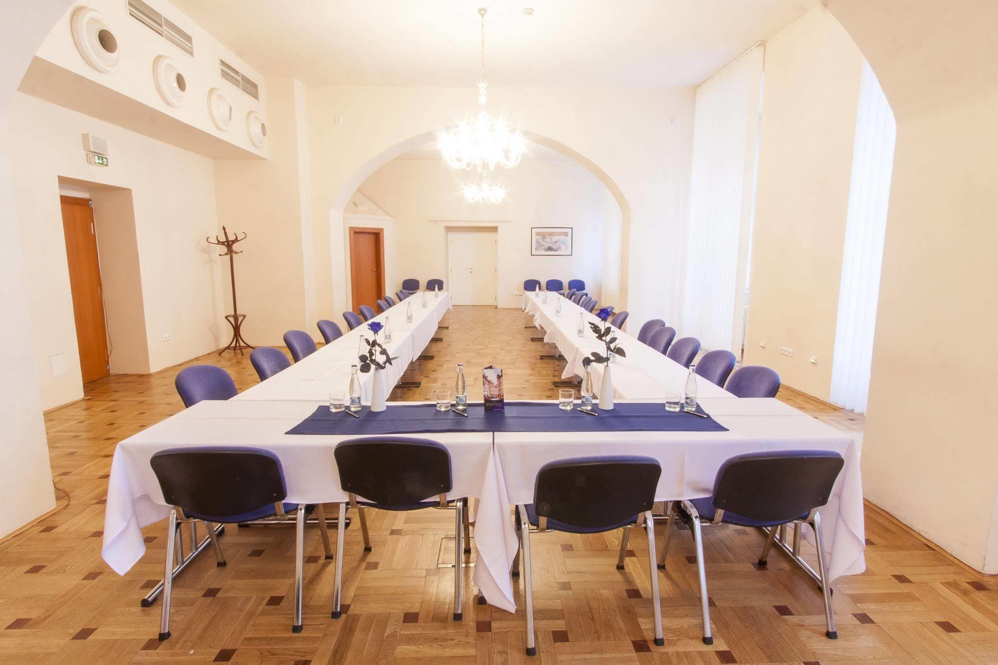 Modra Ruze Praag